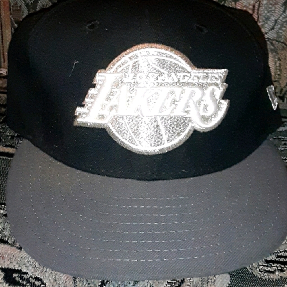 Los Angeles Lakers team black & silver fitted hat